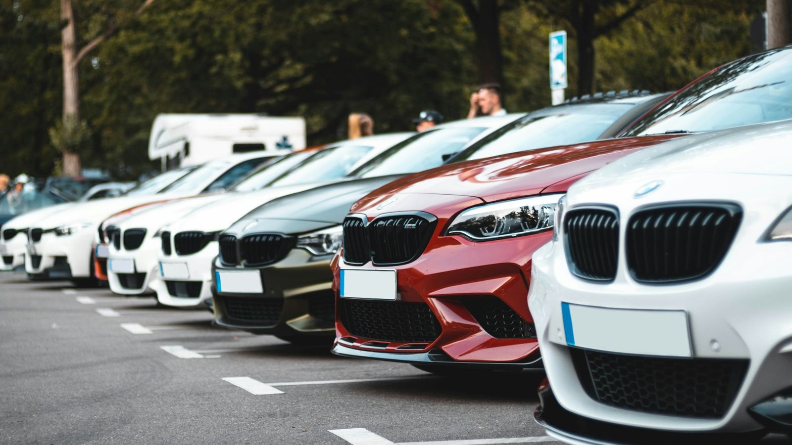 Monthly Car Rental Benefits: Who Is It Right For?